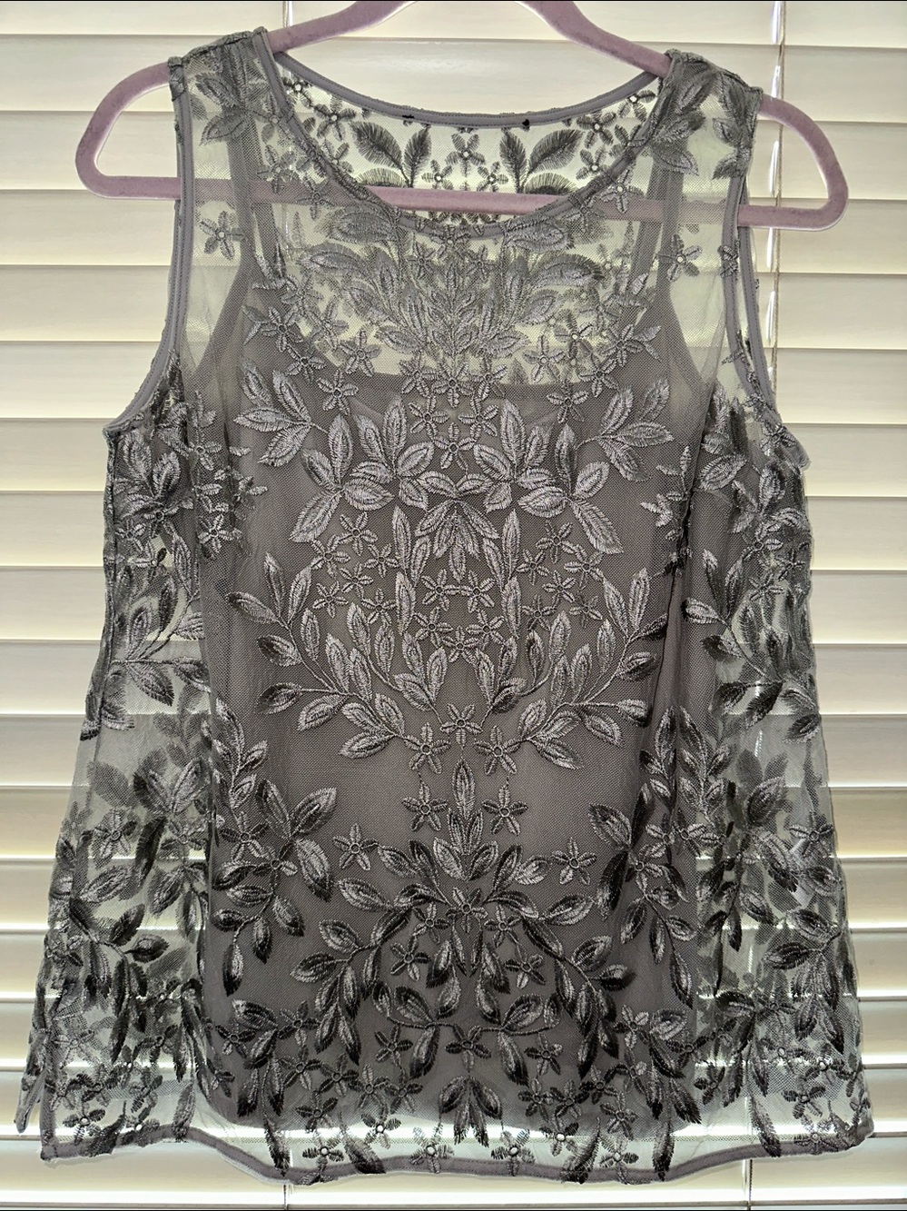 WHBM Silver Floral Embellished Lace Sleeveless Overlay Top & Gray Camisole Sz M - Picture 3 of 11